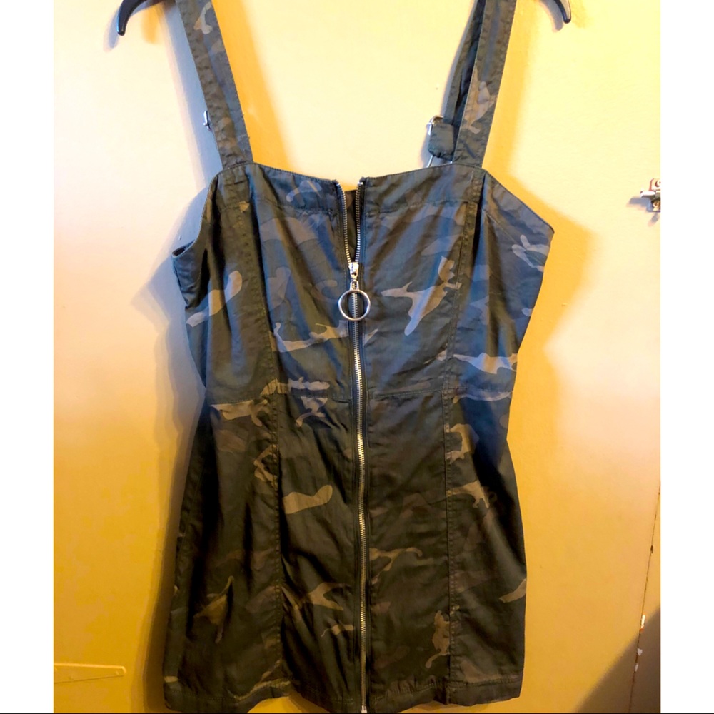 Form fitting camo zipper dress